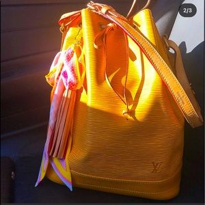 Louis Vuitton SILK Bandeau Beautiful 🌼🌸💛